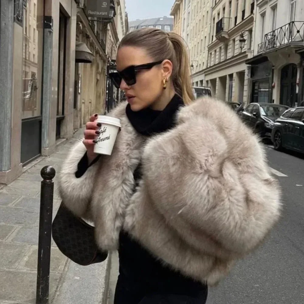 Damska kurtka ze sztucznego fu – Street Fashion Week recenzja i cena