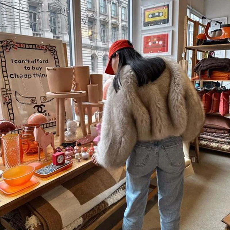Zimowa kurtka z krótkiego, pus – Street Fashion Week recenzja i cena